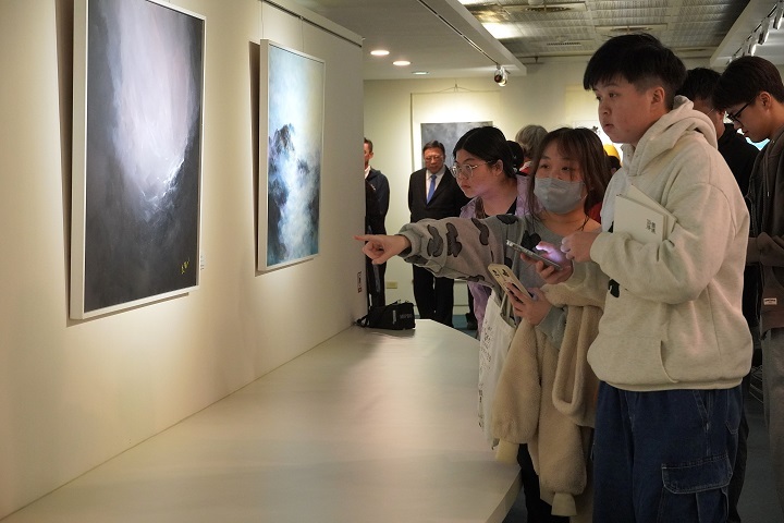 康美智個展在中華大學登場　新竹市副市長盛讚：創作蘊含美感與智慧