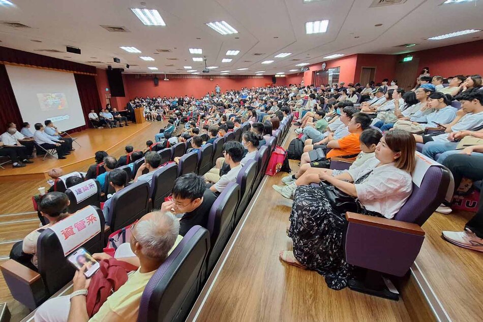 生成式AI學習成亮點！中華大學新生家長說明會吸引逾300位熱情參與